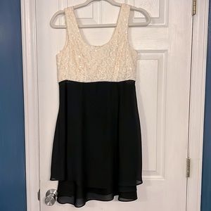 CDC Evening Classic Black and White evening dress-Size 6